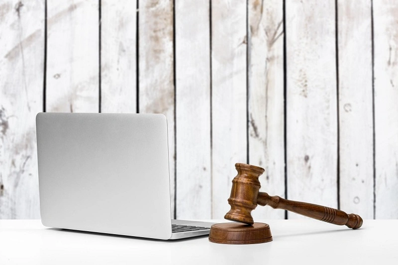 وکیل کلاهبرداری اینترنتی