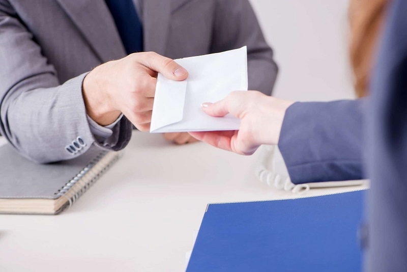وکیل متخصص پولشویی